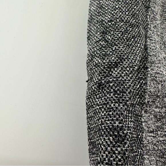 Gymshark‎ Flex Mid Rise Activewear Flex Shorts in Heather Gray Size S - Picture 7 of 7